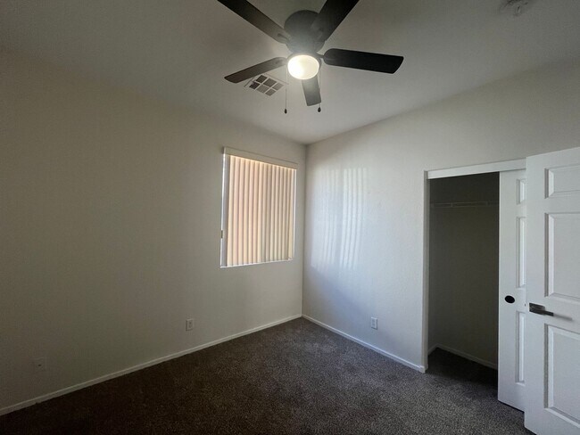 Building Photo - single story, 3 bed, 2 bath, 2 car garage in gated community in Summerlin