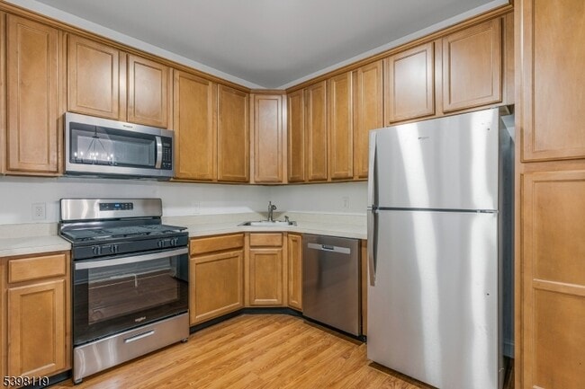 Building Photo - 225 Windmill Ct