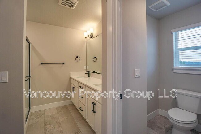 Building Photo - 2351 E Otter Lp