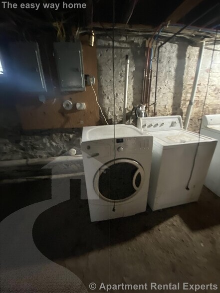 Building Photo - 67 Flint St