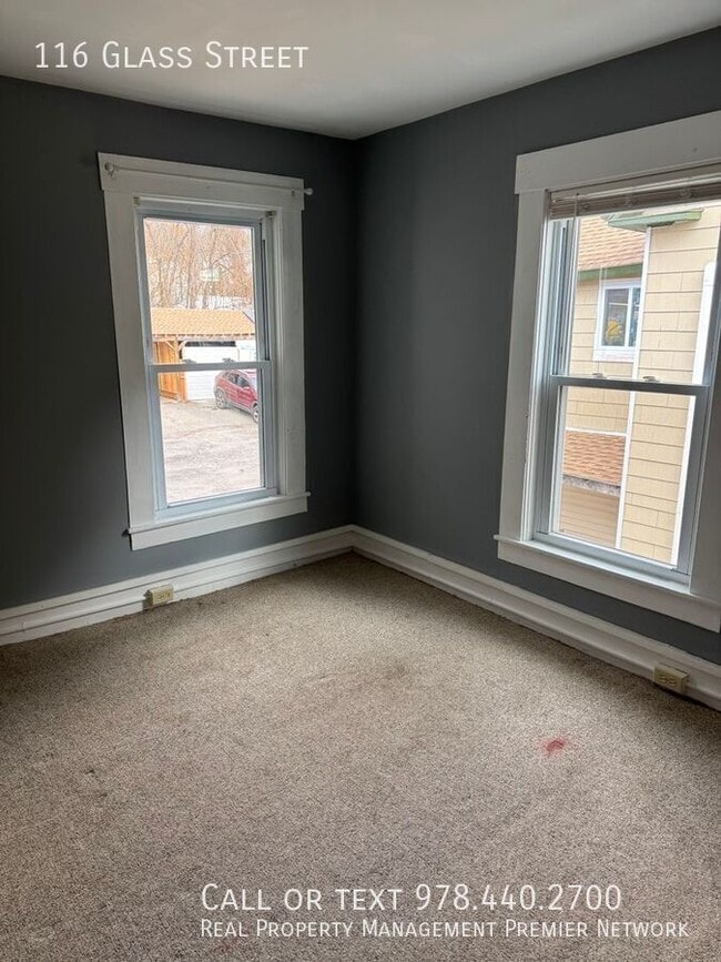 Building Photo - 112-116 Glass St