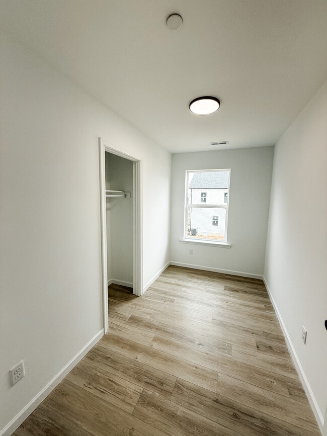 Building Photo - 6 Maryland Ave