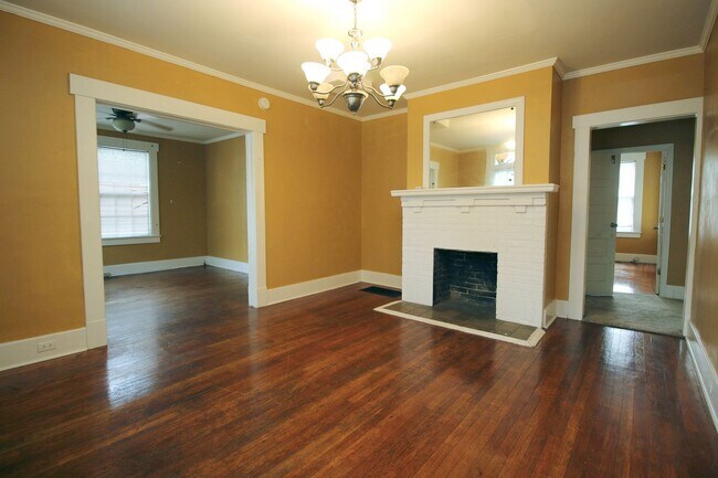 Building Photo - PRE-LEASE for July 2026 - 5 Bedroom, 2.5 B...