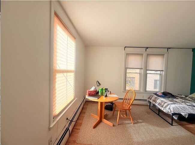 Building Photo - 278 Harvard St