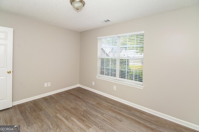 Building Photo - 7550 Sugarcreek Dr