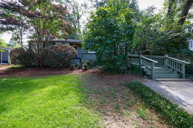Building Photo - 2311 Pembrook Pl NE