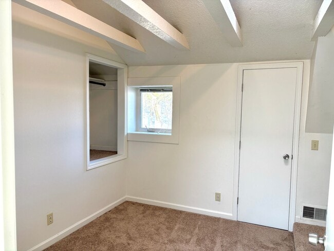 Building Photo - Charming Home in the Conveniently Located Southgate Neighborhood, Character-Rich Trims and Fully ...