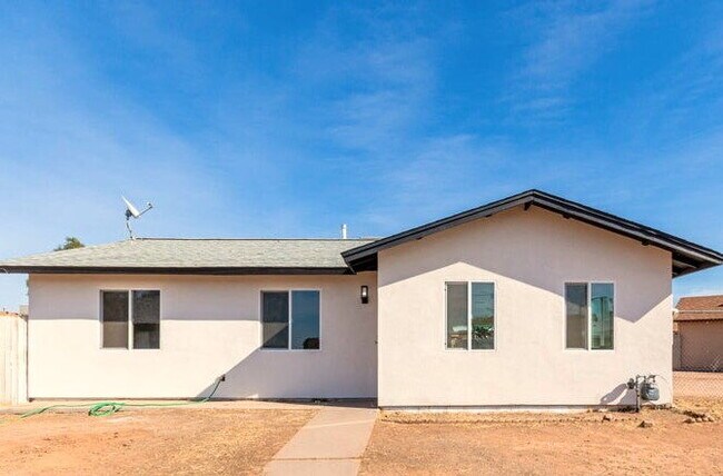 Primary Photo - Beautifully Updated 3-Bedroom + Den Home N...