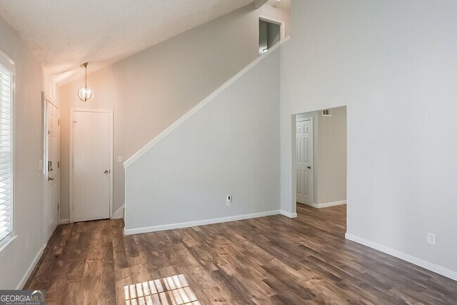 Building Photo - 5355 Forest Downs Cir