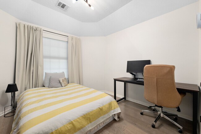 Building Photo - 26 Cinnamon Teal Pl