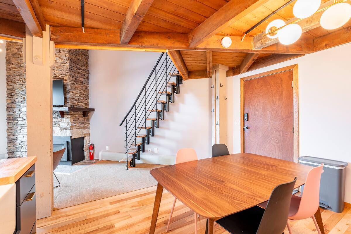 Building Photo - 2200 Lodgepole Cir