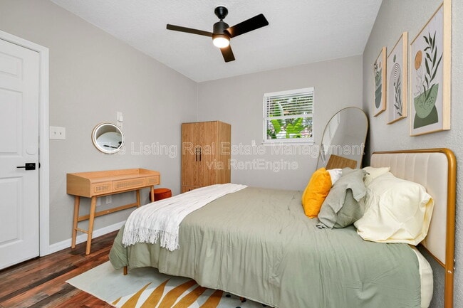 Building Photo - 2954 Sadina St