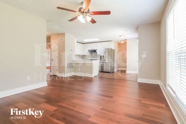 Building Photo - 265 Anita Dr