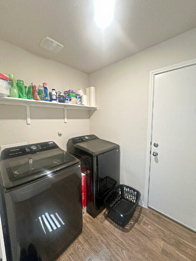 Building Photo - 5306 Scoria Trl