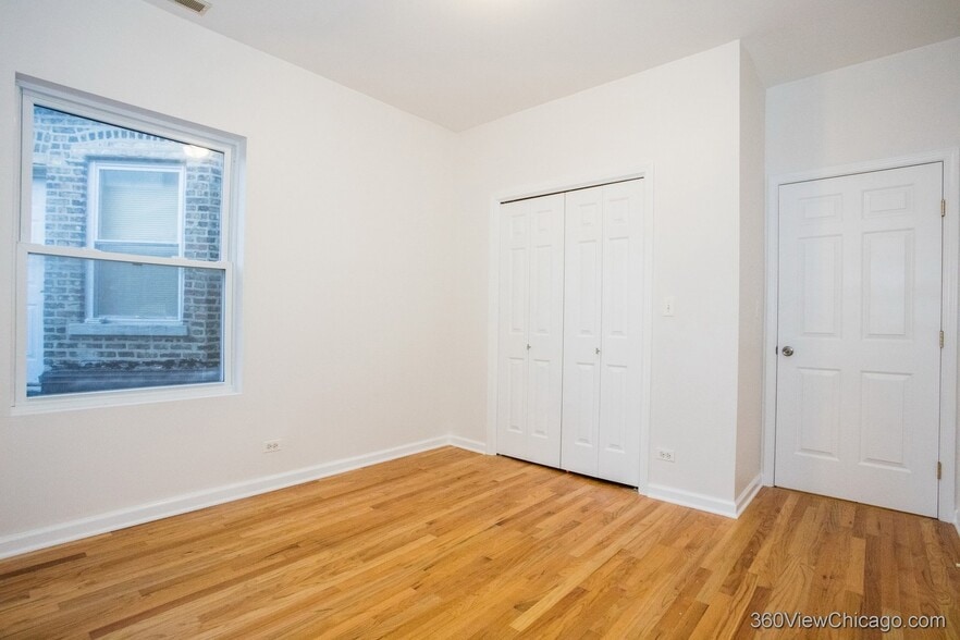 Bedroom - 3906 W Belmont Ave