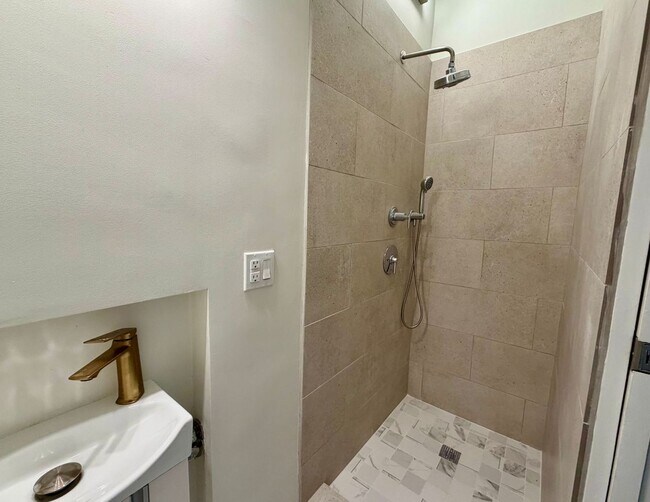 Building Photo - 1914 Golden Gate Ave