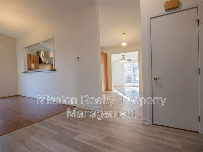 Building Photo - 1037 Mansfield Crossing Rd