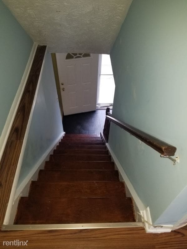 Building Photo - 3 br, 2 bath Townhome - 1445 Farmcrest Way