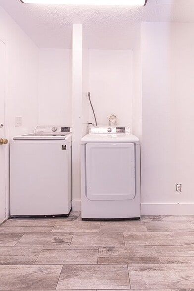 Building Photo - 202 Sparrow Dr