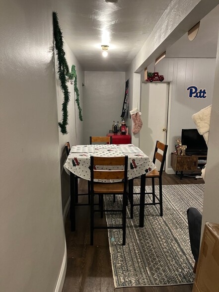 Building Photo - 3209 Ward St