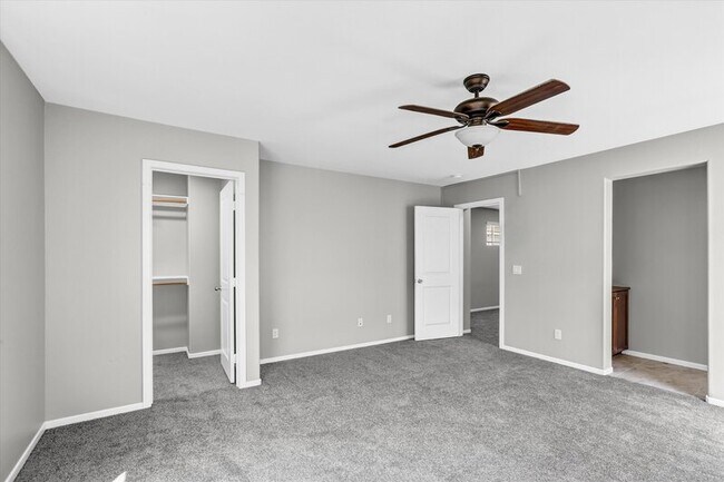 Building Photo - 2215 Antonio Dr