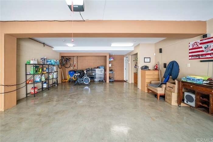 Building Photo - 4015 W 133rd St