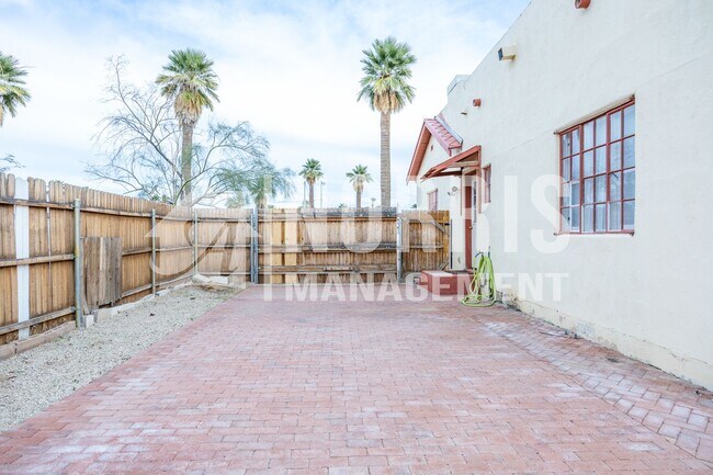 Building Photo - Adorable Private One Bedroom, One Bathroom...