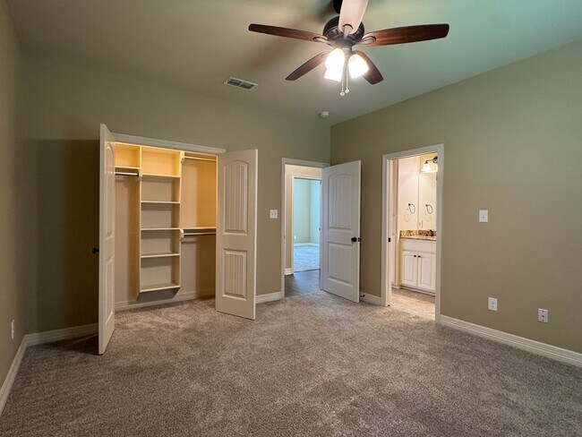 Building Photo - 11248 Fox Trail