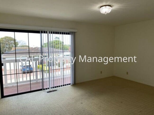 Building Photo - Charming 3 Bedroom in Monterey, CA