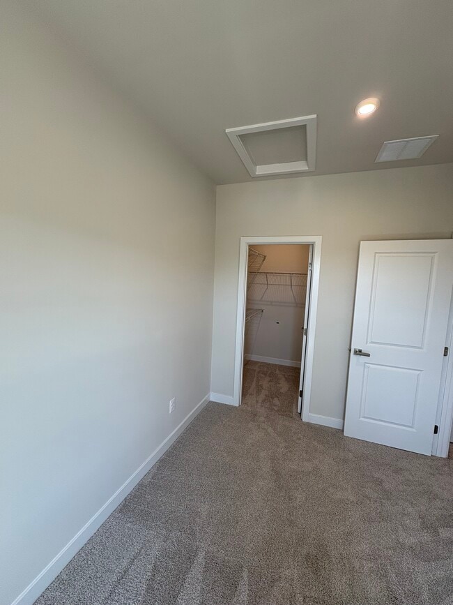 Building Photo - 4504 Dandelion Loop