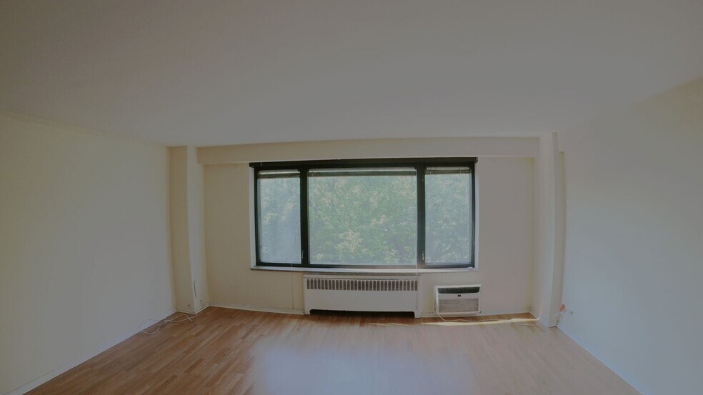 Building Photo - 3100 N Lake Shore Dr