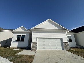 Building Photo - 3 Bedroom Duplex in North Ankeny!