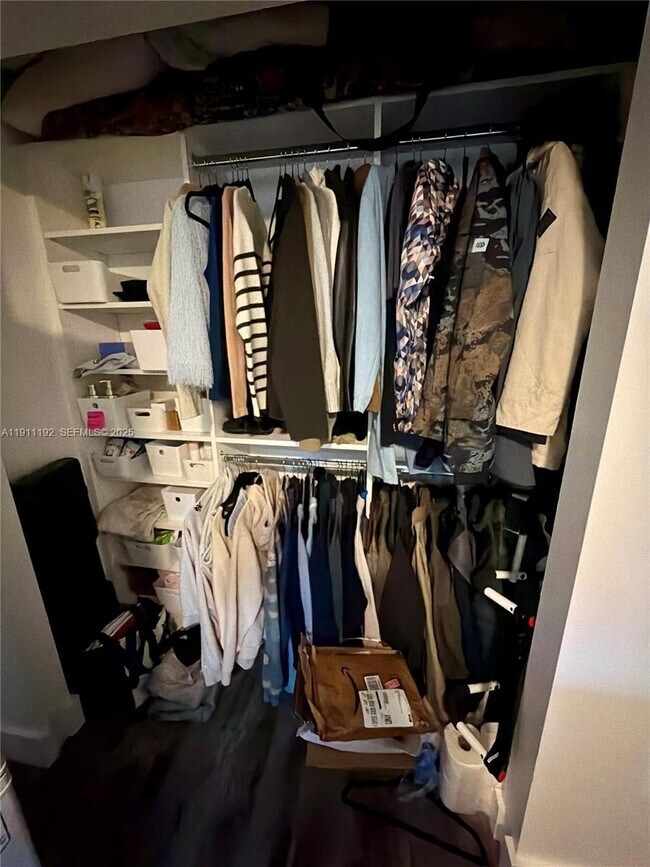 Building Photo - 913 NW 45th Terrace