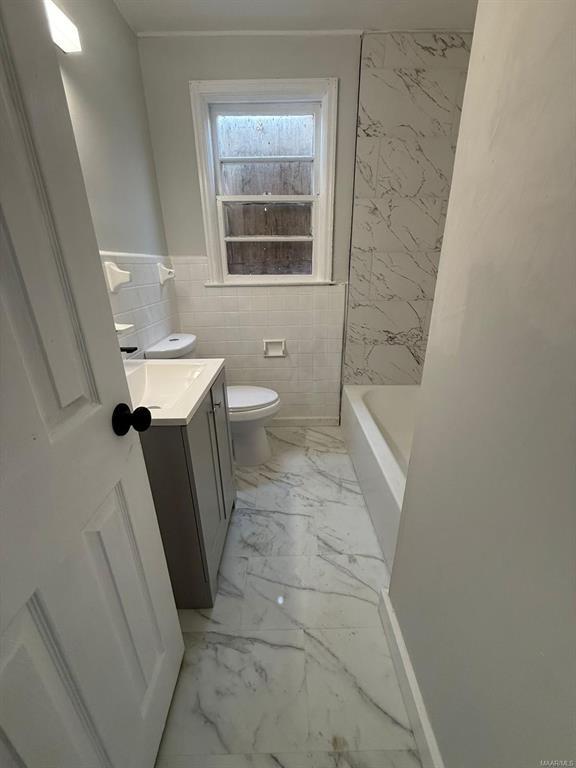 Building Photo - 2634 Highland Ave