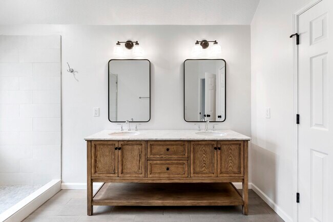 Building Photo - 54 Legend Mill Ct