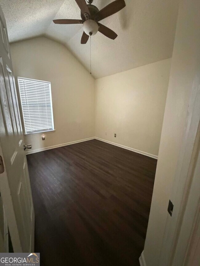 Building Photo - 2890 Duncan Pl