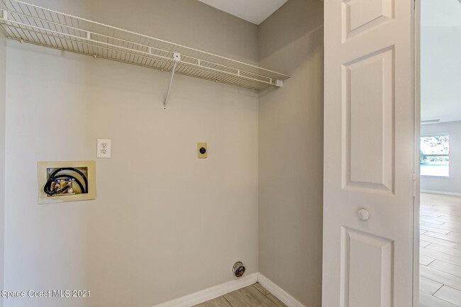Building Photo - 6921 Mulberry Ct