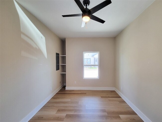 Building Photo - 1903 Mary St