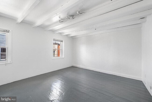 Building Photo - 1615 N Philip St