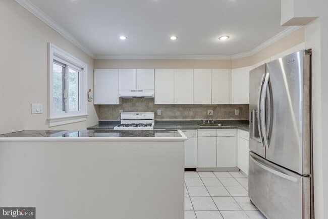 Building Photo - 12909 Grenoble Dr