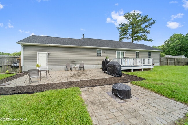 Building Photo - 401 Bret Ct