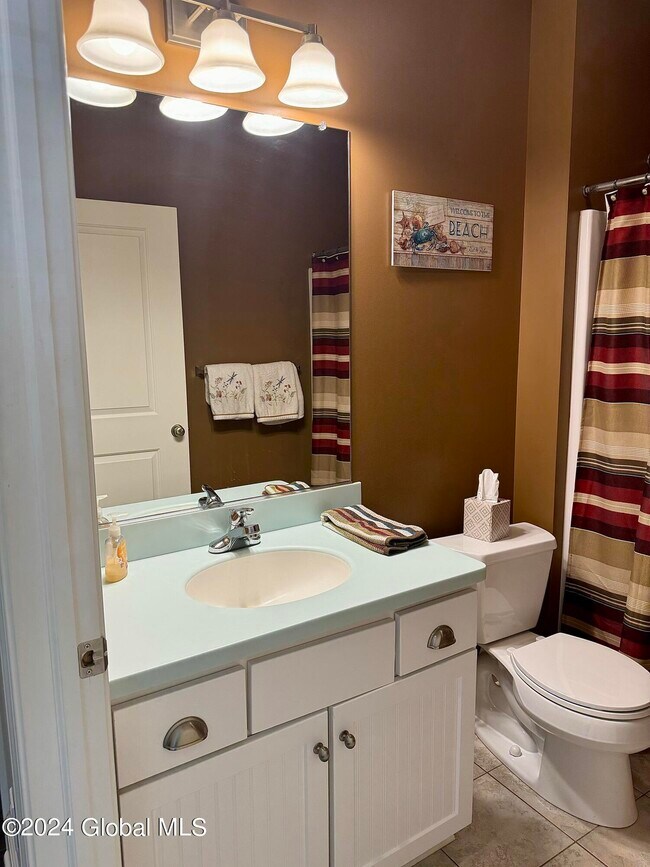 Building Photo - 10 Lancaster Pl