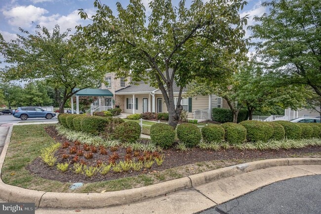 Building Photo - 1060 Gardenview Loop