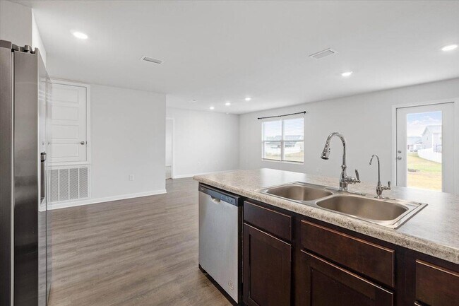 Building Photo - 4522 Rivers Landing Dr