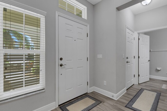 Building Photo - Beautiful Townhome for Rent