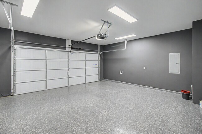 Building Photo - 319 Herty Ln