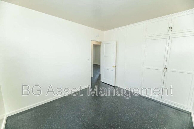 Building Photo - 1415 Visalia Ave