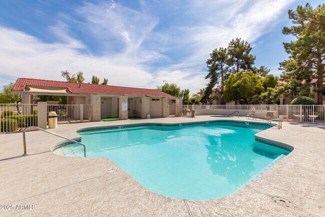 Building Photo - 10610 S 48th St