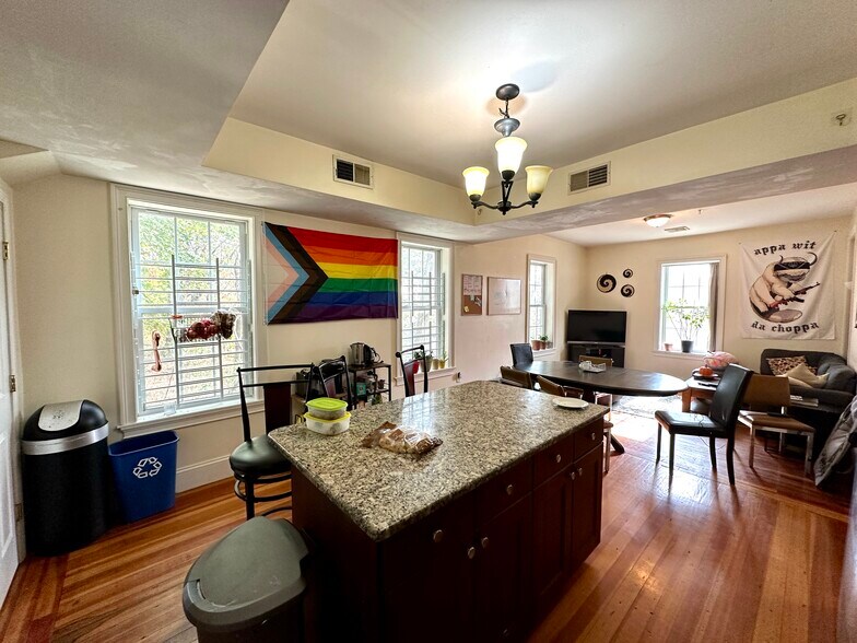 Building Photo - 107 Fisher Ave