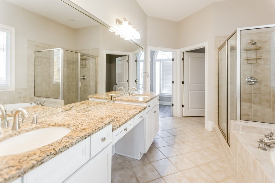 Building Photo - 4654 Jefferson Ridge Way